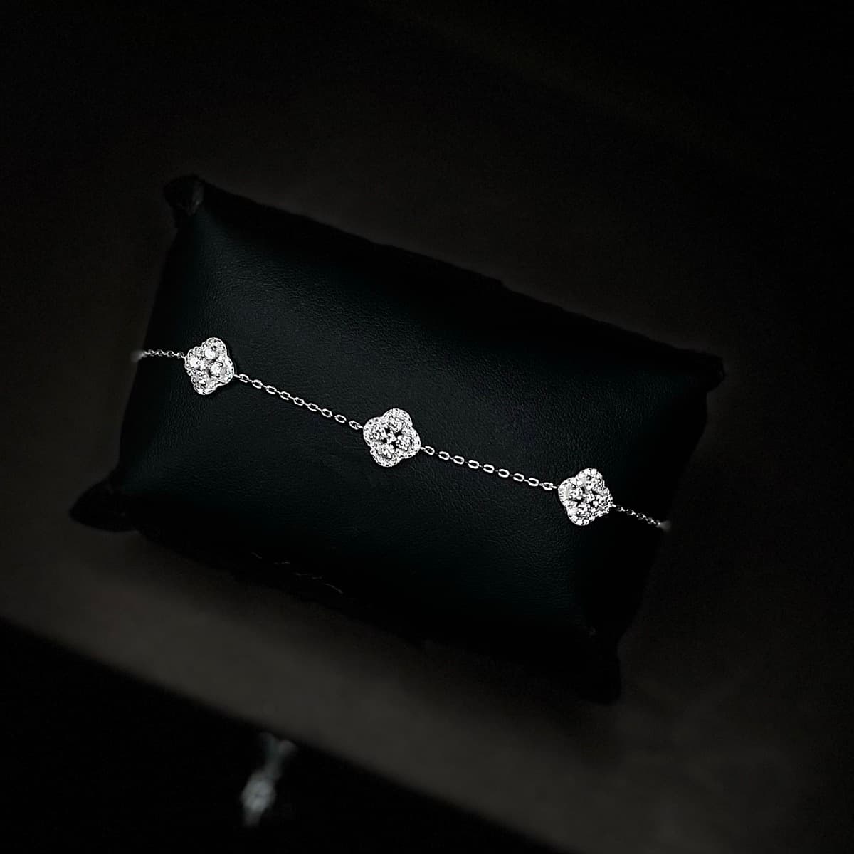 Pulseira Trevo Cravejado